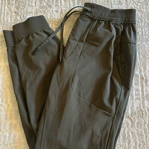 MENS LULULEMON ABC JOGGER OLIVE GREEN/ DARK GREEN JOGGERS
